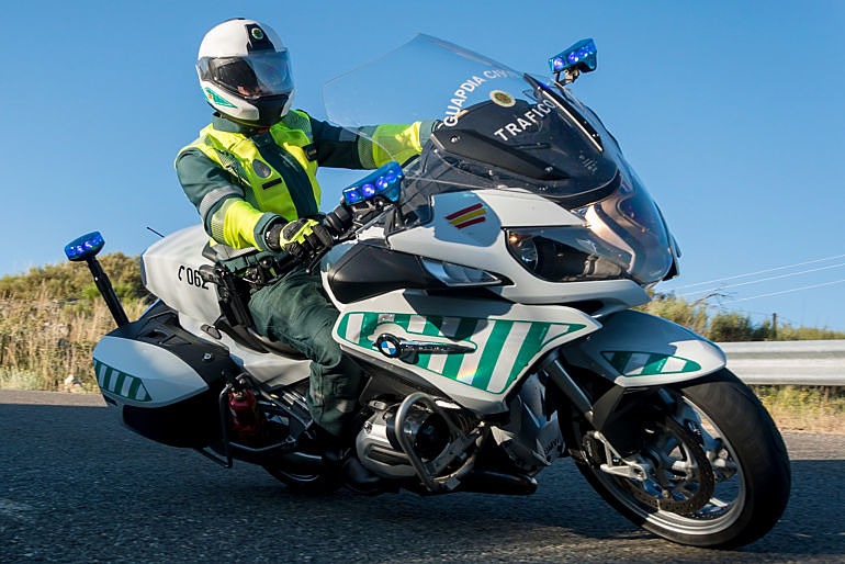 Academia Centro en Alicante, formación para oposiciones de Policía Nacional y Guardia Civil, acceso físico y temario para preparación