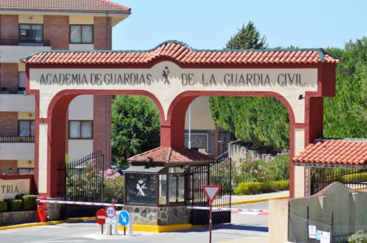 Academia Centro en Alicante, formación para oposiciones de Policía Nacional y Guardia Civil, acceso físico y temario para preparación