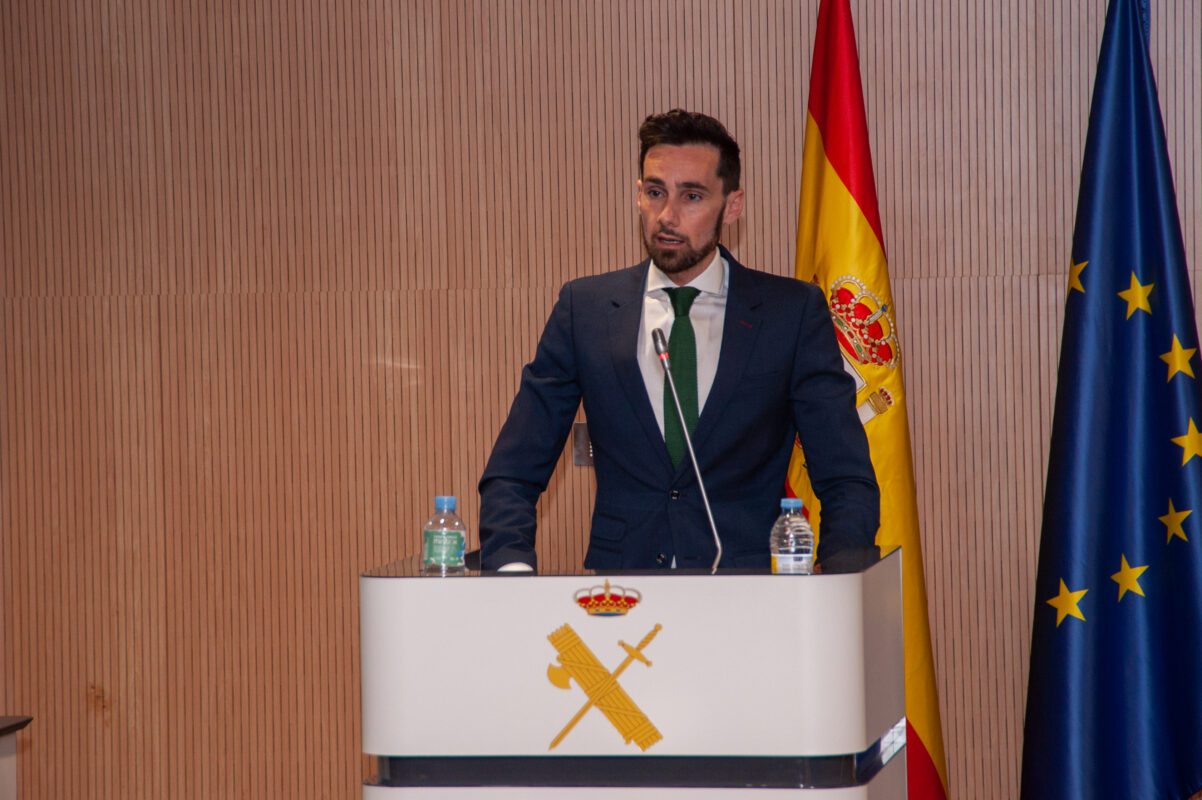 Academia Centro en Alicante, formación para oposiciones de Policía Nacional y Guardia Civil, acceso físico y temario para preparación