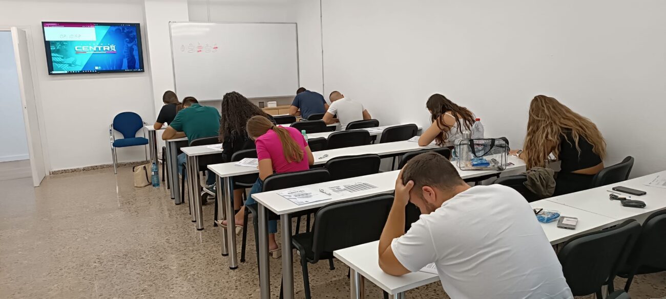 Academia Centro en Alicante, formación para oposiciones de Policía Nacional y Guardia Civil, acceso físico y temario para preparación
