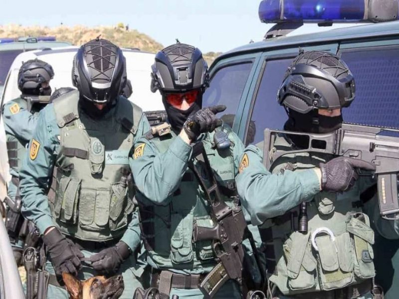 Academia Centro en Alicante, formación para oposiciones de Policía Nacional y Guardia Civil, acceso físico y temario para preparación